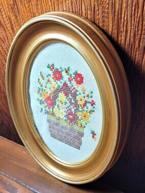 1978 Casita Cathy Needlecraft Framed Floral Needlepoint Oval